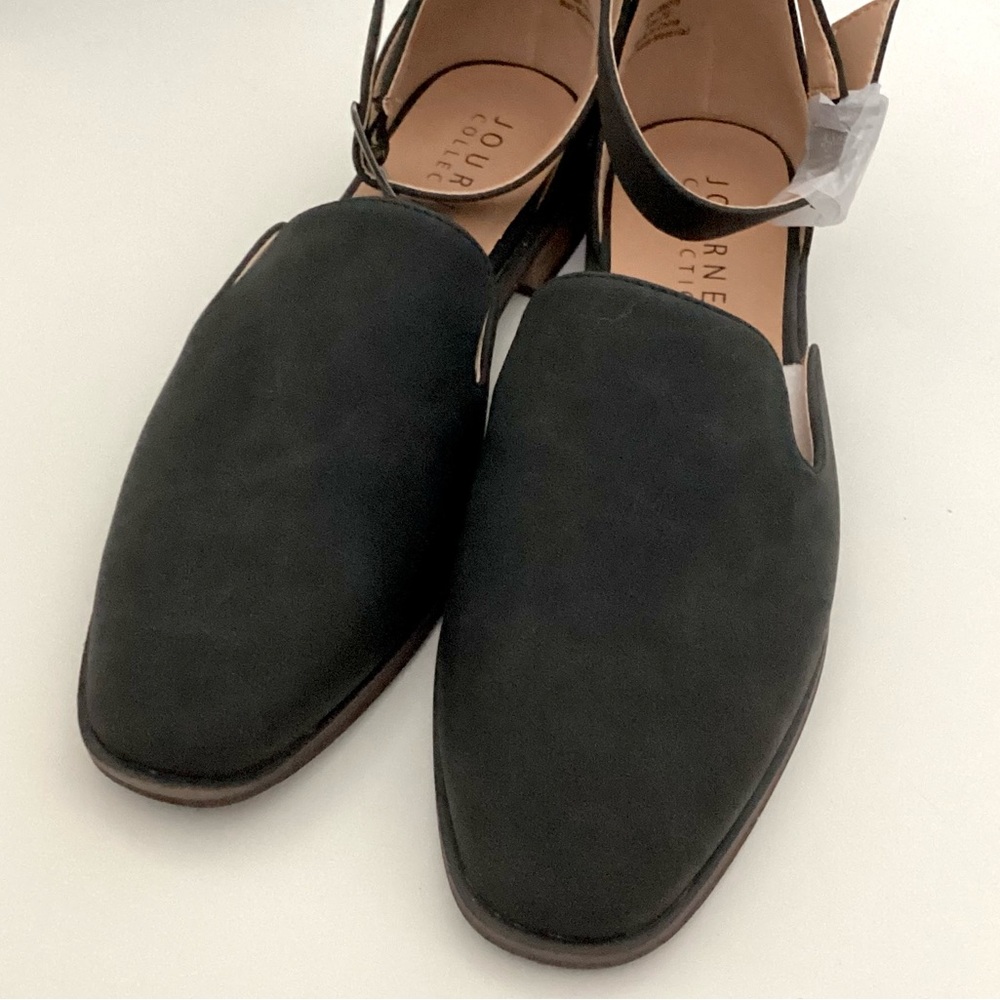 \Journee Collection\• NWT Loreta Flat - Picture 2 of 12